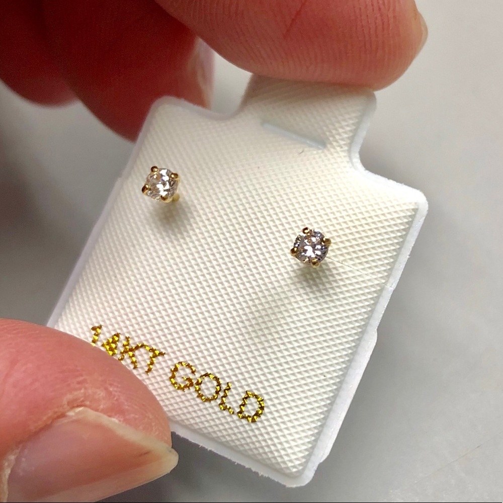 14 KARAT YELLOW GOLD  CZ EARRING 2MM